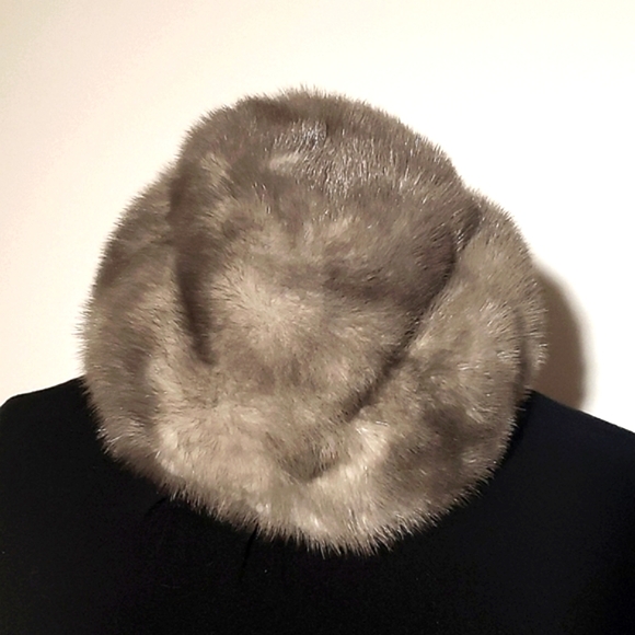Vintage Fur Hat - Picture 1 of 4